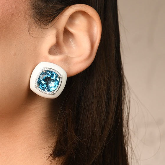 /products/topaze-lumiere-blue-topaz-diamond-earrings